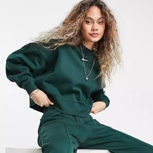 Nike loose fit cuffed crewneck